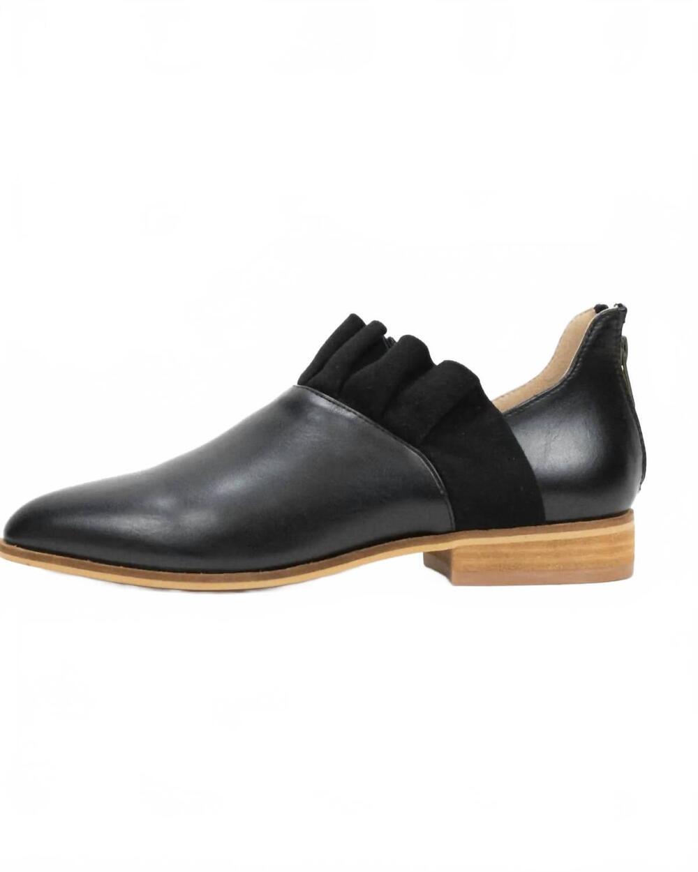 NEW CCOCCI women's ivy ruffle hem pointed-toe flats in black
